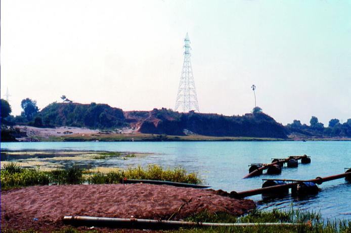 A photo of the ancient harbour site of Kamrej on the banks of the river Tapi, western India (3rd century BCE to 5th century CE). Photo by Sunil Gupta.