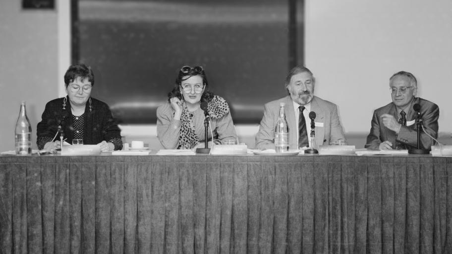 Photograph of Tilli Tansey, Lesley Rees, Howard Morris, and John Hughes at the Witness Seminar “Endogenous Opiates” held by the History of Twentieth Century Medicine Group